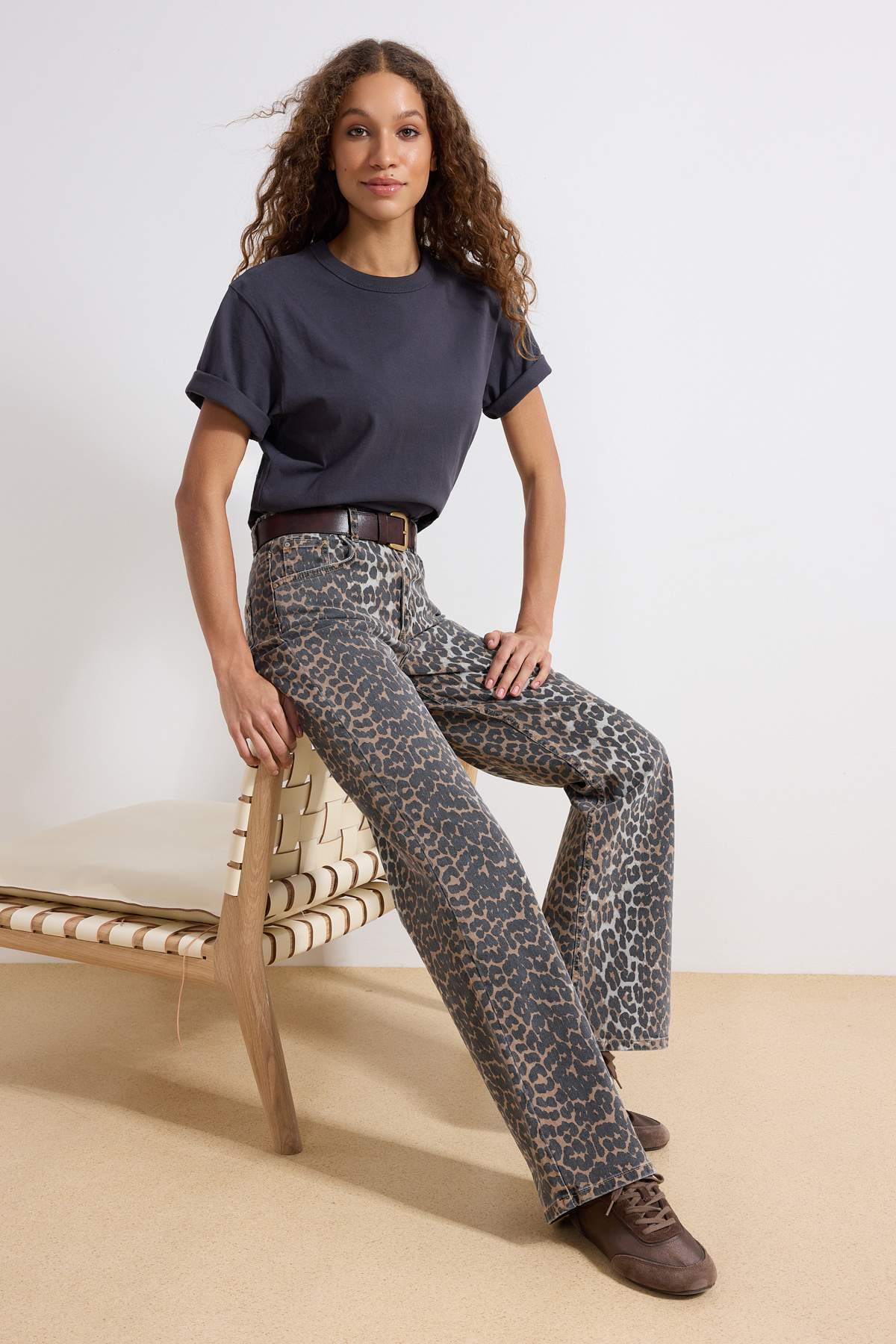 Trendyolmilla Çok Renkli Leopar Desenli Kahverengi Yüksek Bel Orta Esnek Wide Leg Jeans TWOAW25JE00309 Secondary image