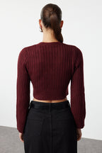 Trendyolmilla Kahverengi Crop Yumuşak Dokulu Kruvaze Triko Kazak TWOAW24KZ00381