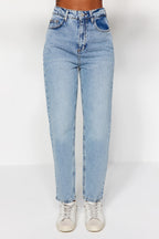 Trendyolmilla Mavi Yüksek Bel Mom %100 Pamuk Non-Stretch Jeans TWOAW24JE00076