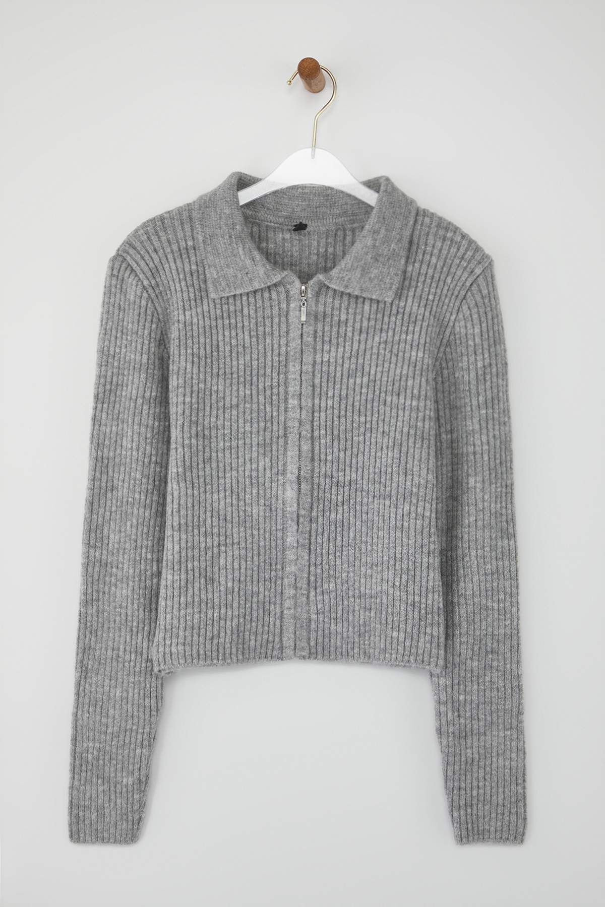Trendyolmilla Wardrobe Essentials Gri Yumuşak Dokulu Fermuarlı Triko Hırka | TWOAW26HI00177