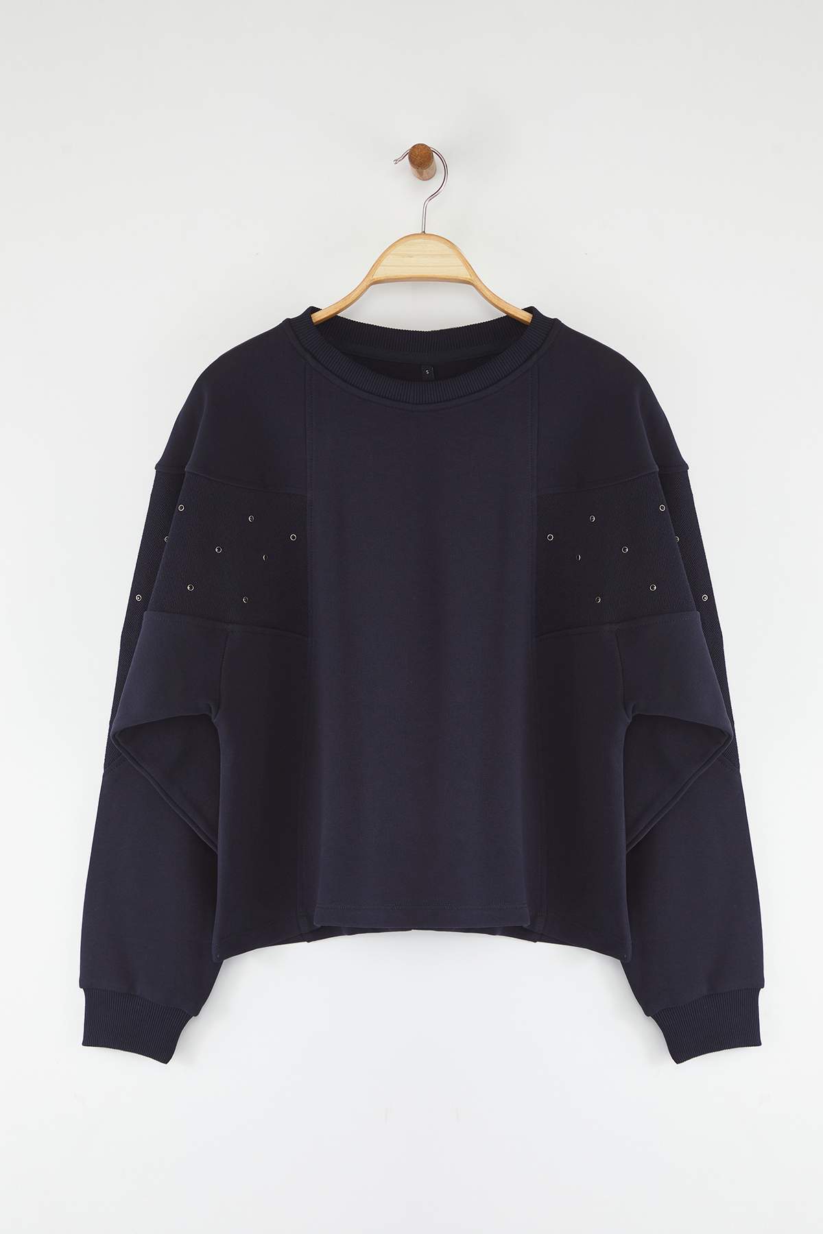 Lacivert Kuşgözü Aksesuar Detaylı Bisiklet Yaka Oversize/Geniş Kesim Örme Sweatshirt TWOAW26SW00038