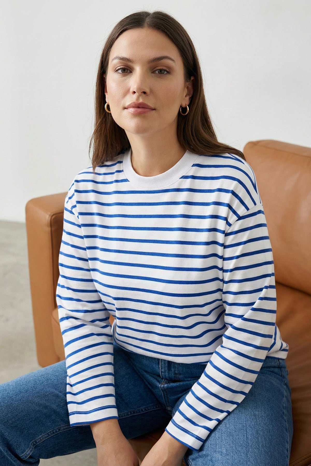 Trendyolmilla Beyaz Çizgili Oversize/Geniş Kesim Bisiklet Yaka İnce Örme Sweatshirt TWOAW23SW00326