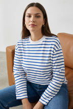 Trendyolmilla Beyaz Çizgili Oversize/Geniş Kesim Bisiklet Yaka İnce Örme Sweatshirt TWOAW23SW00326