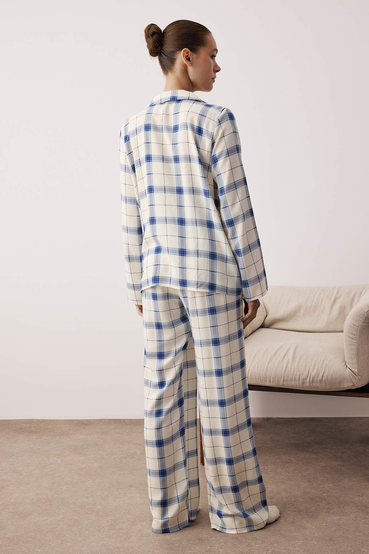 Trendyolmilla Mavi Ekoseli Viskon Dokuma Pijama Takımı THMAW26PT00066