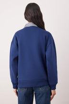 Trendyolmilla Ekru Oversize/Geniş Kalıp Dokuma Garni Detaylı Polo Yaka Örme Sweatshirt TWOAW26SW00116
