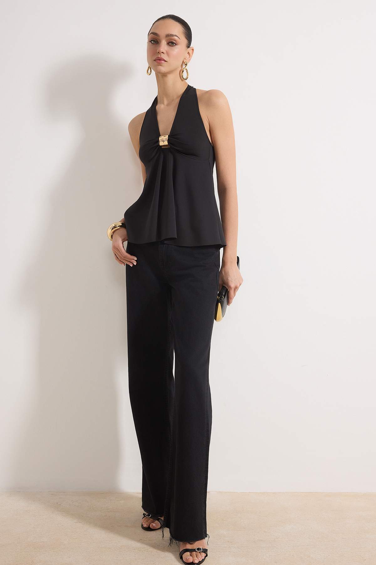 Trendyolmilla Siyah Akseuar Detaylı Büzgülü Party Bluz TPRAW26BZ00009 Main image