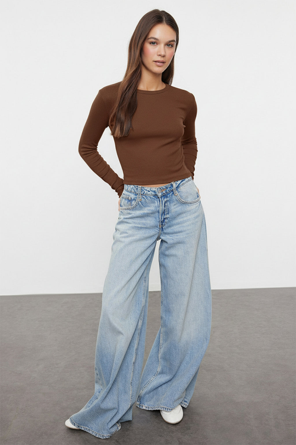 Trendyolmilla Açık Pembe Premium Viskon Bisiklet Yaka Crop Esnek Örme Bluz TWOAW24BZ00116