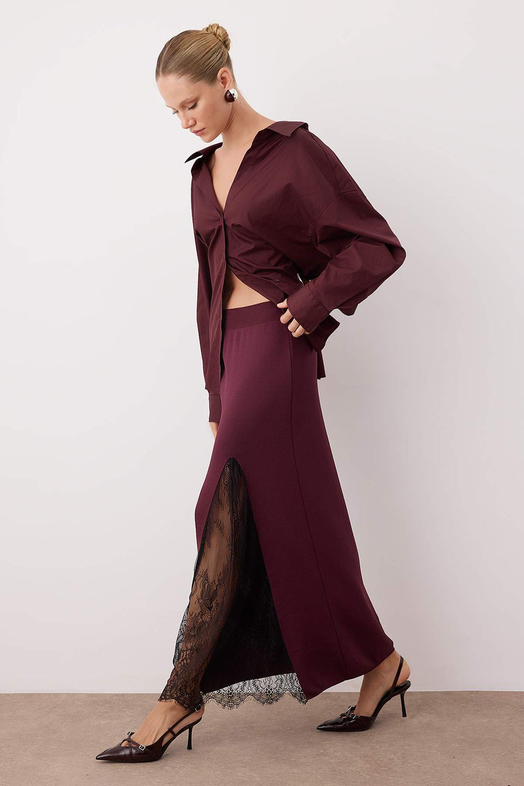 Trendyolmilla Bordo Dantelli Yırtmaç Detaylı Maxi Triko Etek TWOAW26ET00117