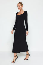 Trendyolmilla Bordo Maxi Volanlı Kare Yaka Fitted/Vücuda Oturan Maxi Esnek Örme Elbise TWOAW24EL00613