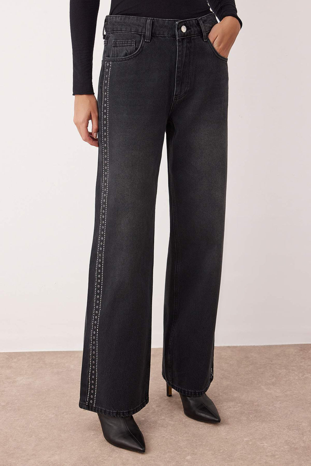 Siyah More Sustainable Yüksek Bel Aksesuar Detaylı Wide Leg Jeans TWOAW26JE00104