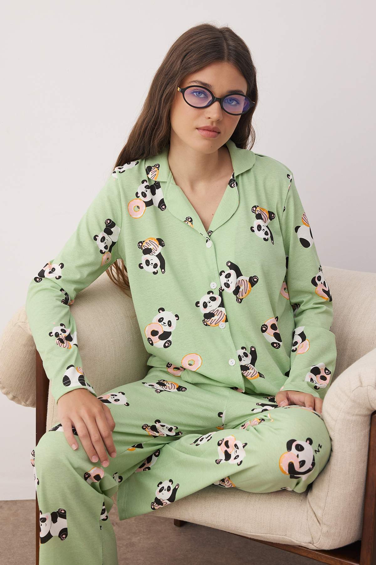 Trendyolmilla Yeşil-Çok Renkli Panda Desenli Örme Pijama Takımı THMAW26PT00049