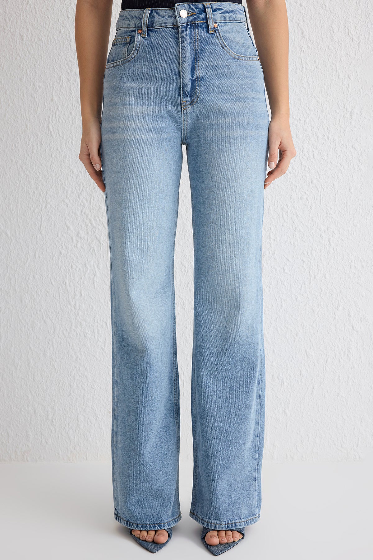 Trendyolmilla Koyu Mavi  Yüksek Bel Wide Leg Jeans TWOSS25JE00132