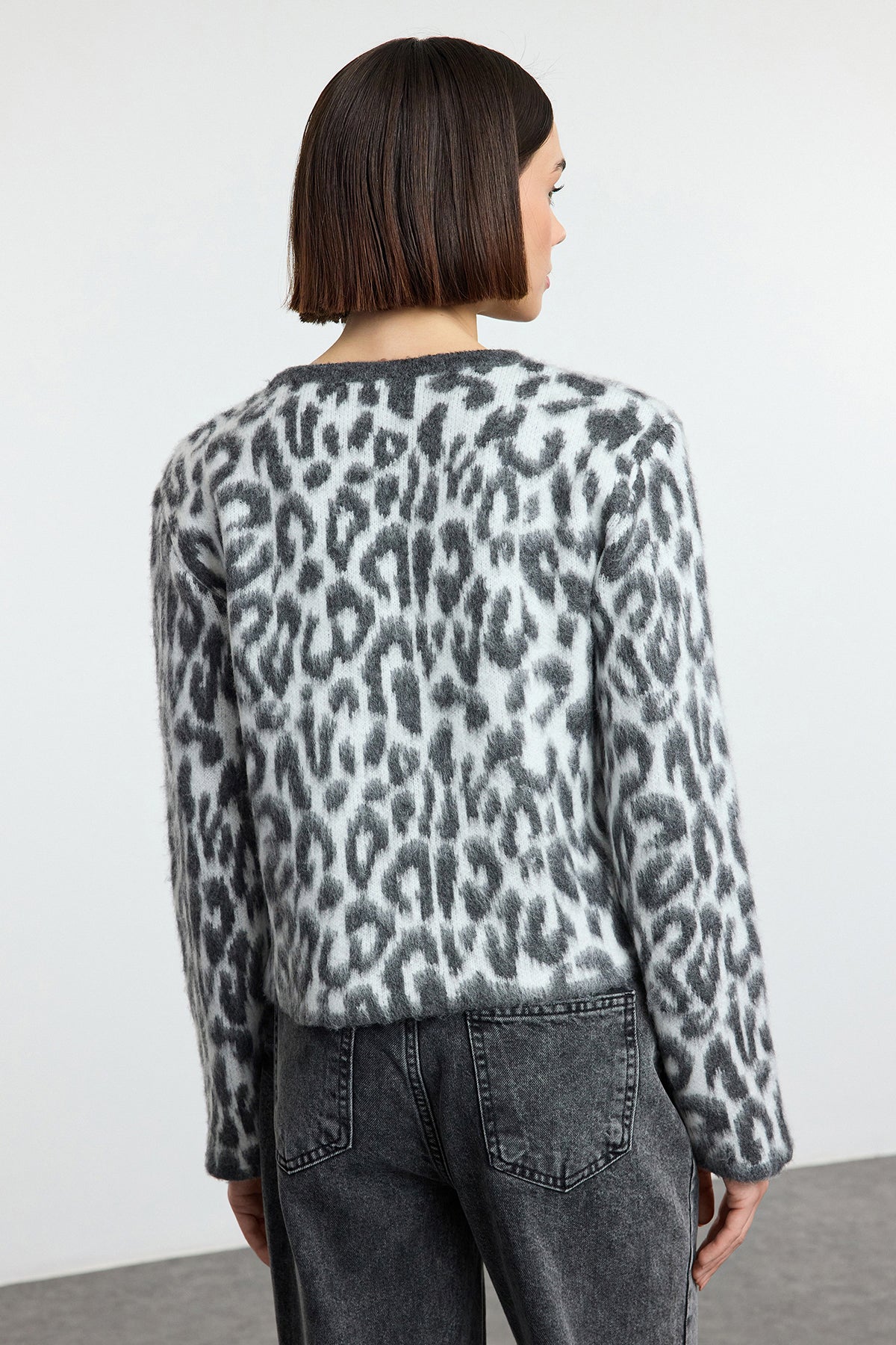 Trendyolmilla Kahverengi Leopar Desenli Triko Hırka TWOAW25HI00378
