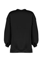 Trendyolmilla Siyah Oversize/Geniş Kalıp Yırtmaç Detaylı Kalın İçi Polarlı Örme Sweatshirt TWOAW23SW00195