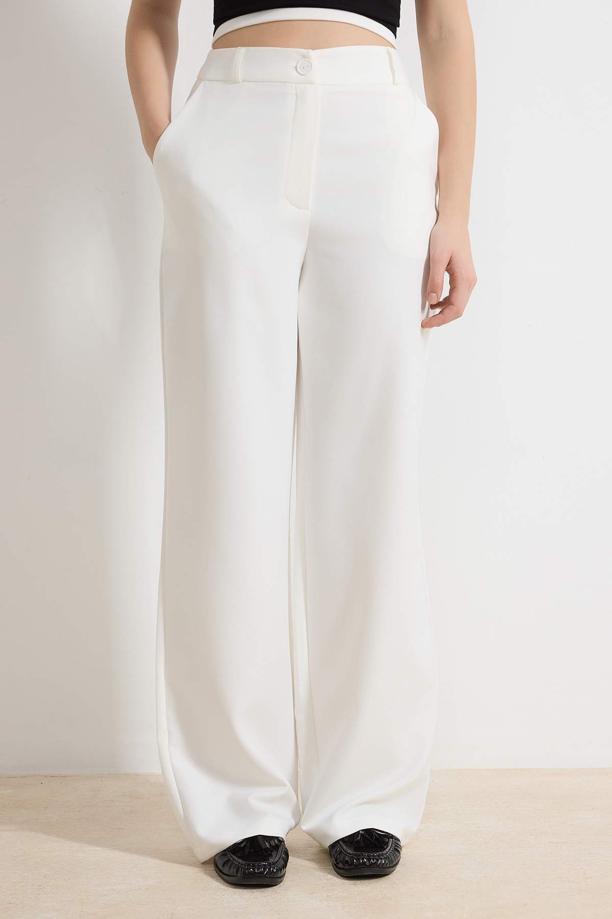 Trendyolmilla Siyah Wide Leg/Geniş Paça Bootcut Dokuma Kumaş Pantolon TWOAW21PL0332