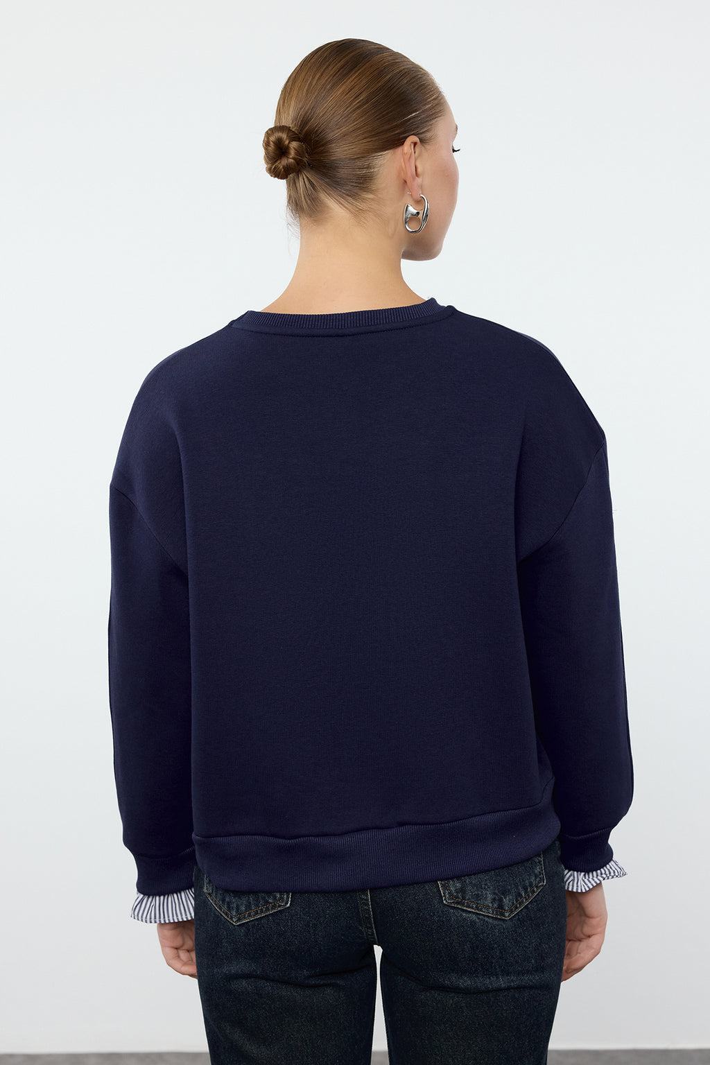 Lacivert Dokuma Detaylı Relaxed/Rahat Kalıp Kalın İçi Polarlı Örme Sweatshirt TWOAW25SW00079