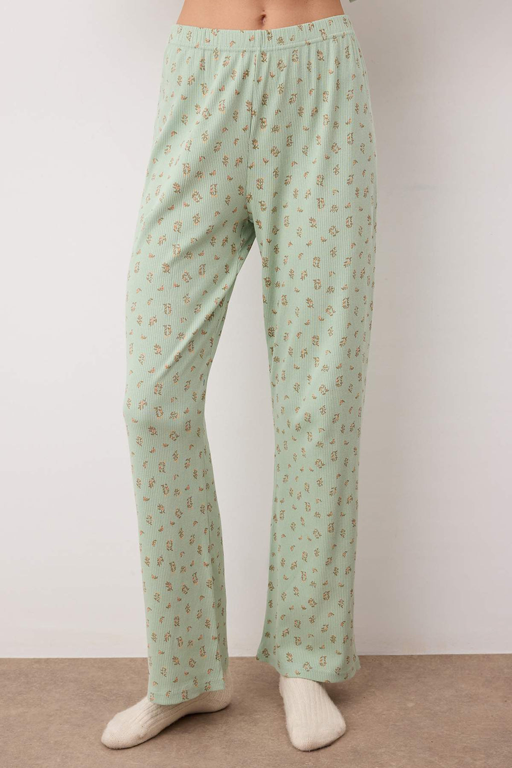 Trendyolmilla Pembe Yumuşak Tuşe Pamuklu Çiçekli Fitilli Örme Pijama Takımı THMAW25PT00194