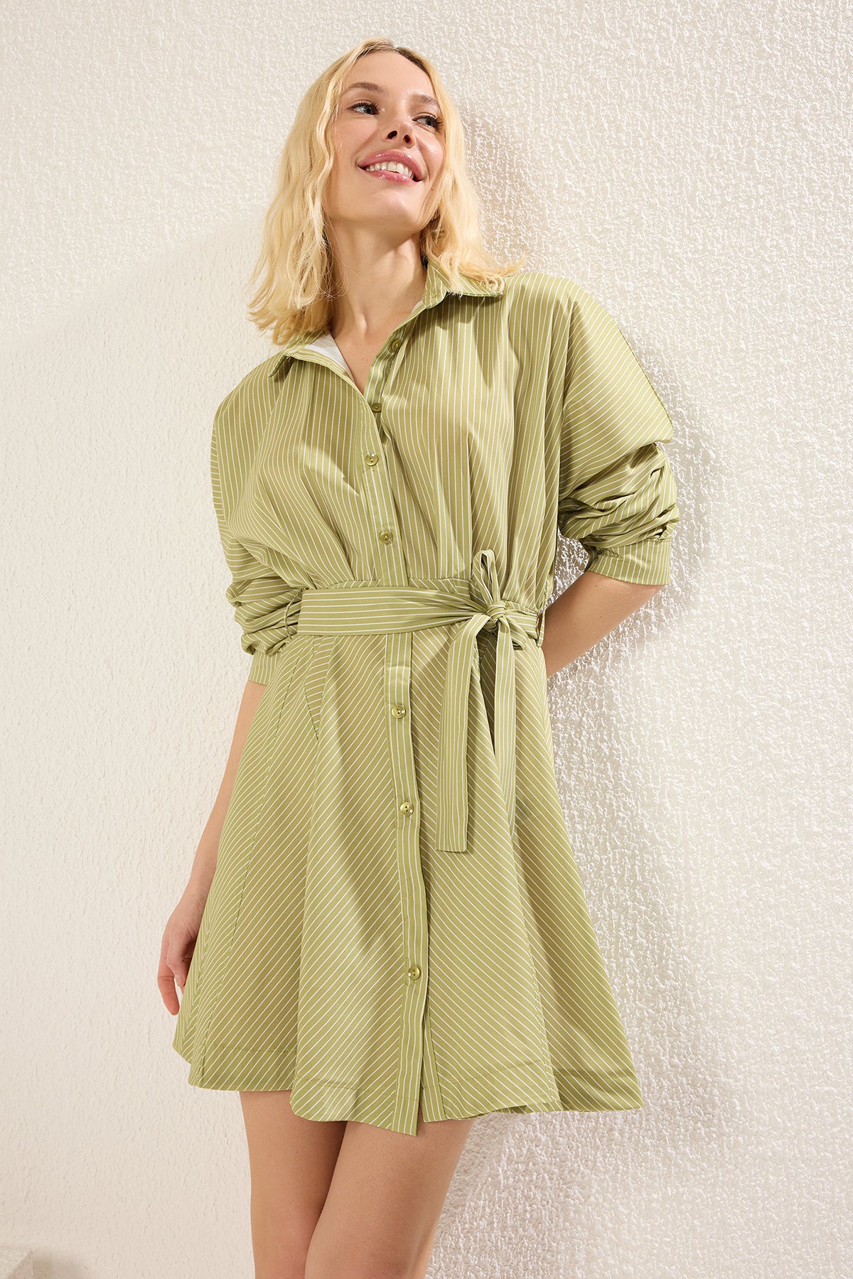 Trendyolmilla Nar Çiçeği Çizgili Kuşaklı Kısa / Mini  Dokuma Elbise TWOAW25EL00154