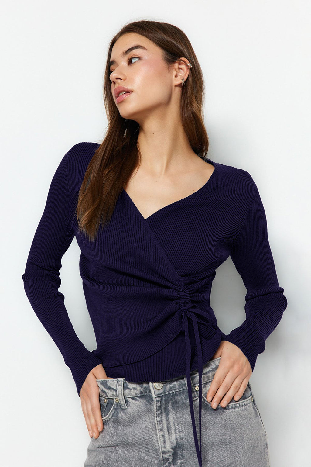 Trendyolmilla Antrasit Kruvaze Büzgü Detaylı Triko Kazak TWOAW23KZ00828