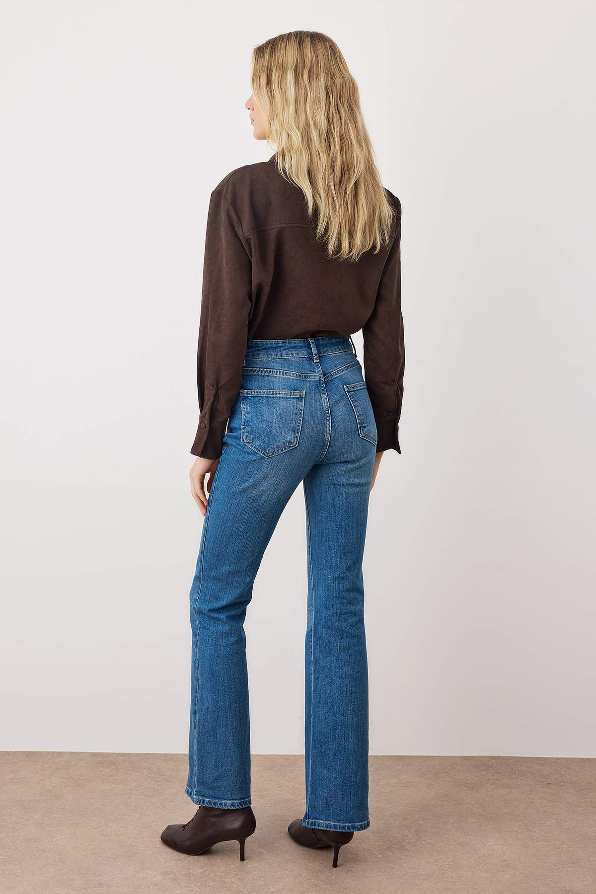 Trendyolmilla Mavi*002 Süper Yüksek Bel Comfort/Esnek Flare Jeans TWOSS23JE00064