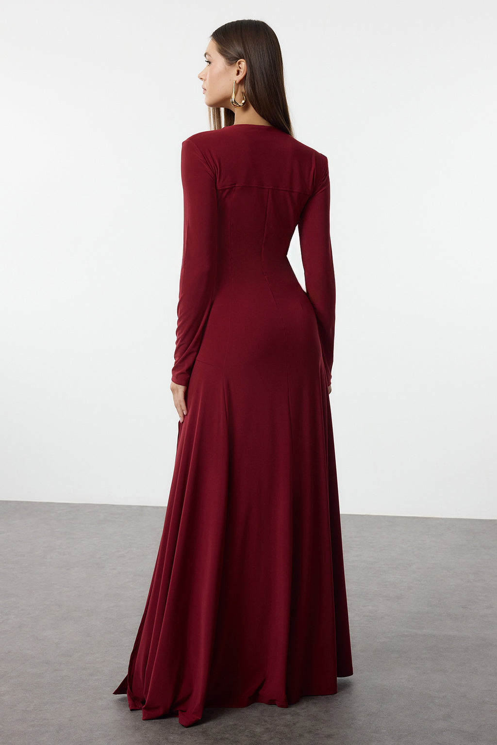 Trendyolmilla Bordo Düz Limited Edition V Yaka Skater/Belden Açılan Esnek Maxi Örme Elbise TWOAW25EL00299