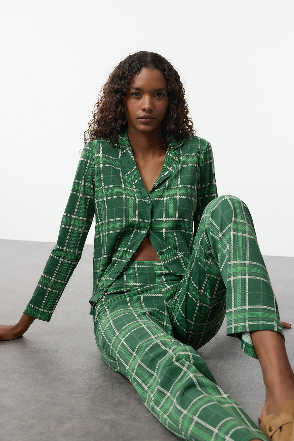 Trendyolmilla Gri %100 Pamuklu Ekoseli Örme Pijama Takımı THMAW20PT0266