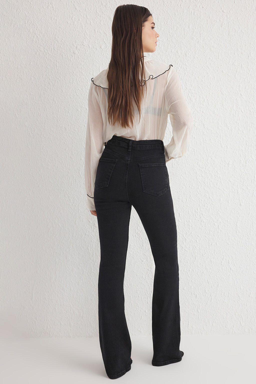 Trendyolmilla Koyu Mavi Yüksek Bel Orta Esnek Flare İspanyol Paça Jeans TWOSS25JE00109