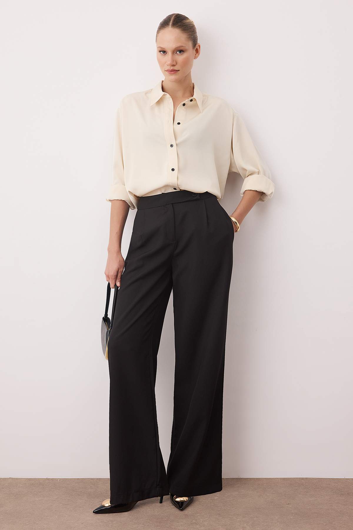 Trendyolmilla Siyah Wide Leg/Geniş Paça Yüksek Bel  Pantolon TWOAW26PL00036 Secondary image