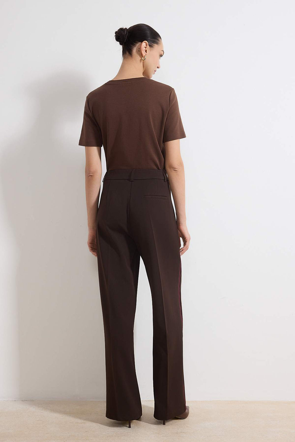 Trendyolmilla Kahverengi Bordo Çizgili Kalın Tuşeli/Kışlık Dokuma Pantolon TWOSS26PL00013