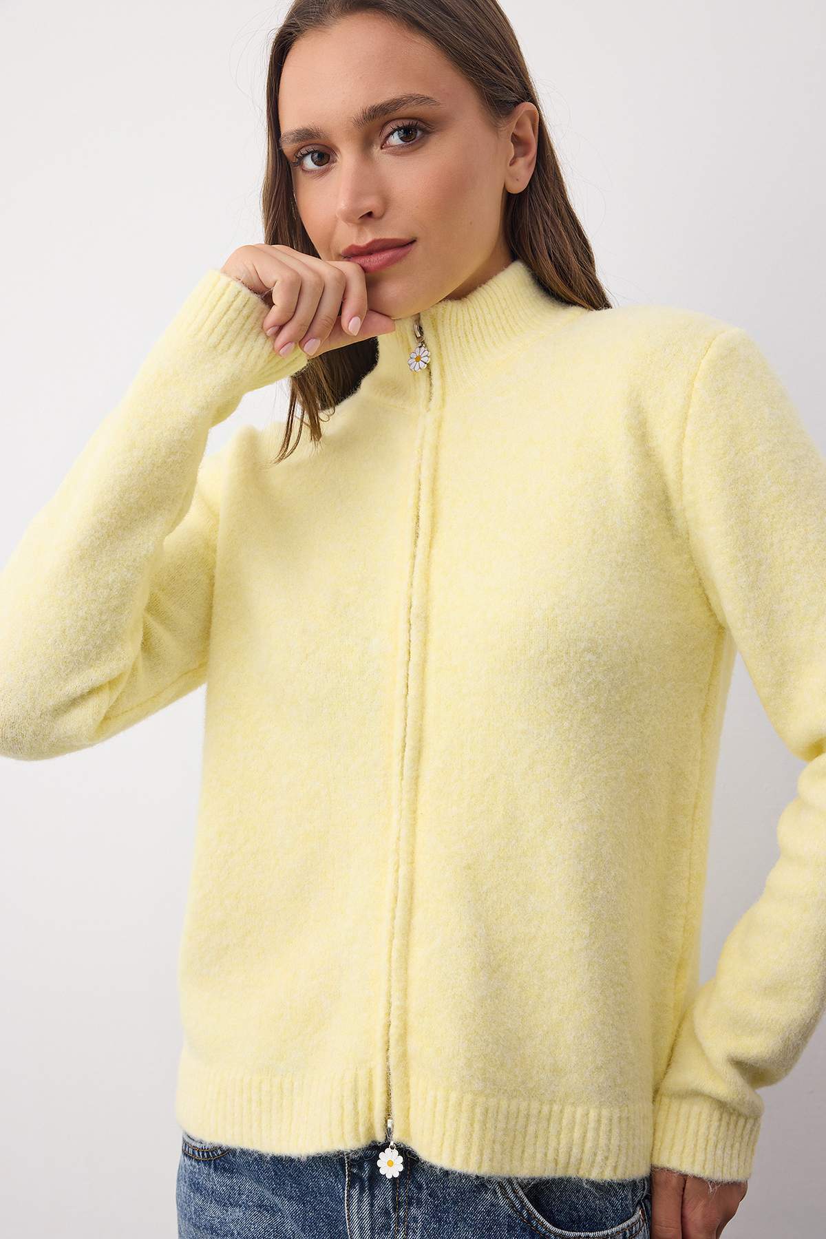 Trendyolmilla Wardrobe Essentials Lacivert Yünlü Fermuarlı Dik Yaka Papatya Elcikli Triko Hırka |TWOAW26HI00090