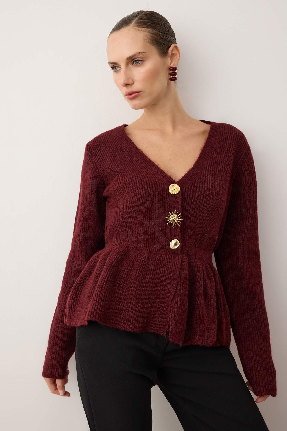 Trendyolmilla Limited Edition Bordo Yumuşak Dokulu Düğme Detaylı Triko Hırka TWOAW26HI00221