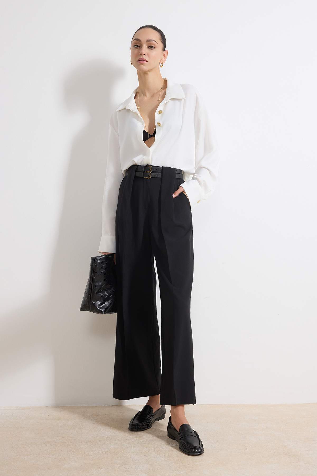 Siyah Kemerli Culotte Dokuma Geniş Paça Pantolon TWOSS26PL00076