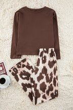 Trendyolmilla Beyaz-Siyah Leopar Desenli Örme Pijama Takımı THMAW25PT00100