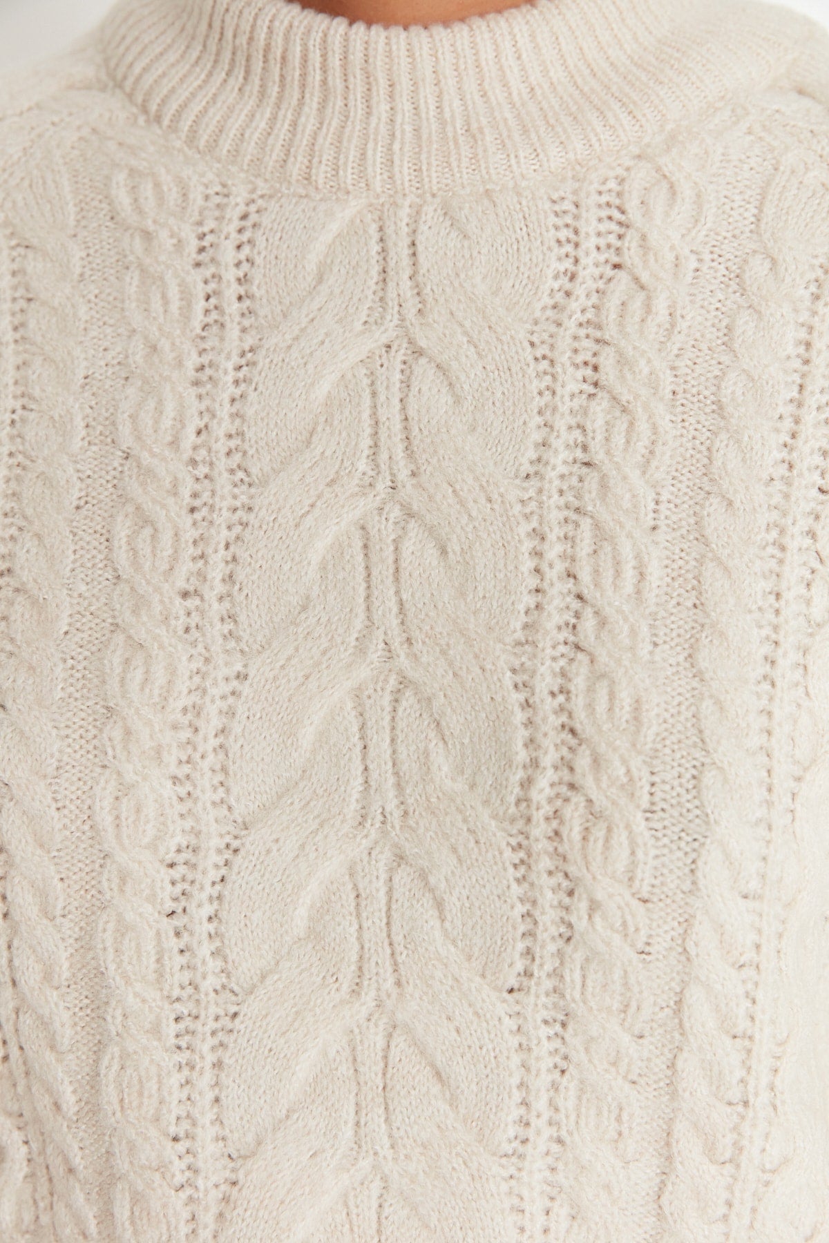 Trendyolmilla Taş Yumuşak Dokulu Saç Örgülü Triko Kazak TWOAW21KZ0109