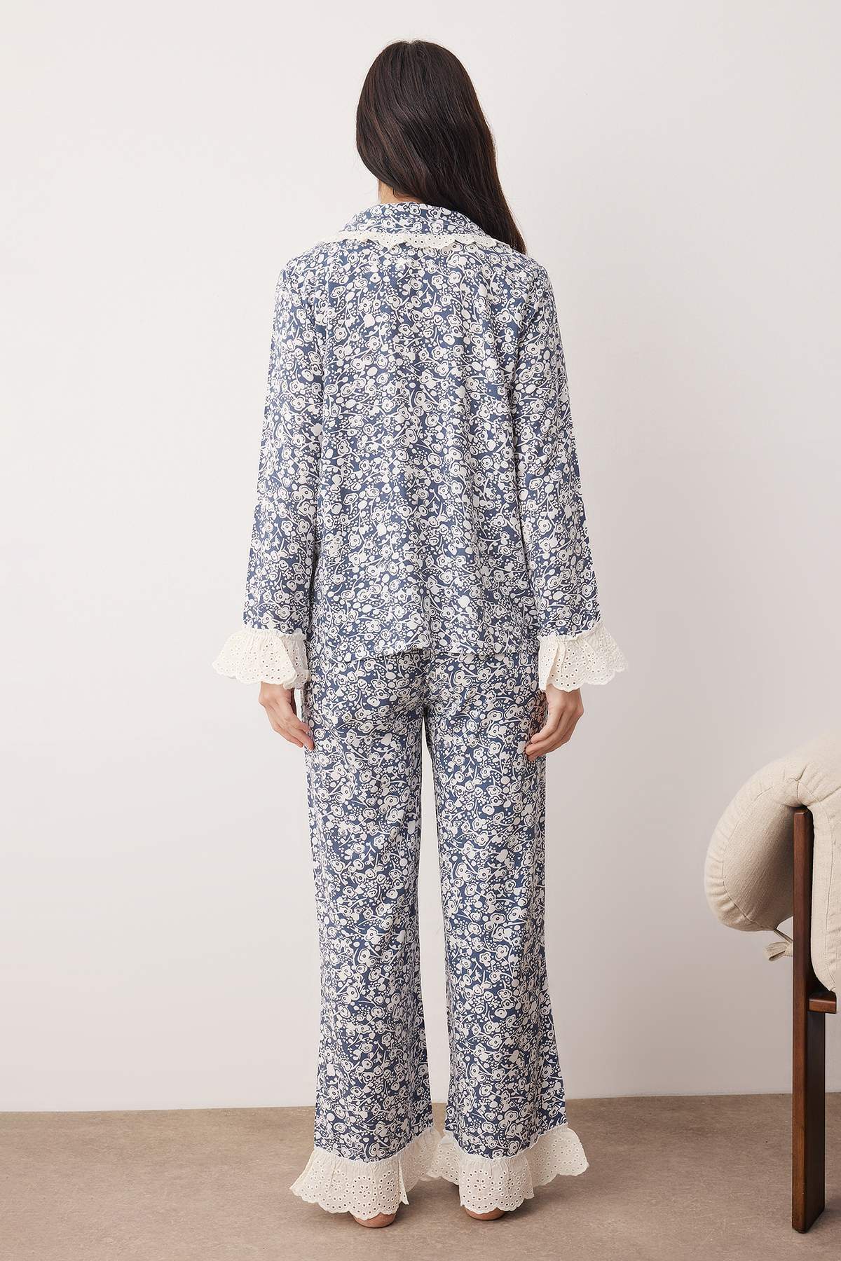 Trendyolmilla Mavi Çiçekli Viskon Dokuma Pijama Takımı THMAW26PT00185