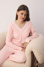 Trendyolmilla Pembe Pamuklu Dantel Detaylı Örme Pijama Takımı THMAW26PT00051
