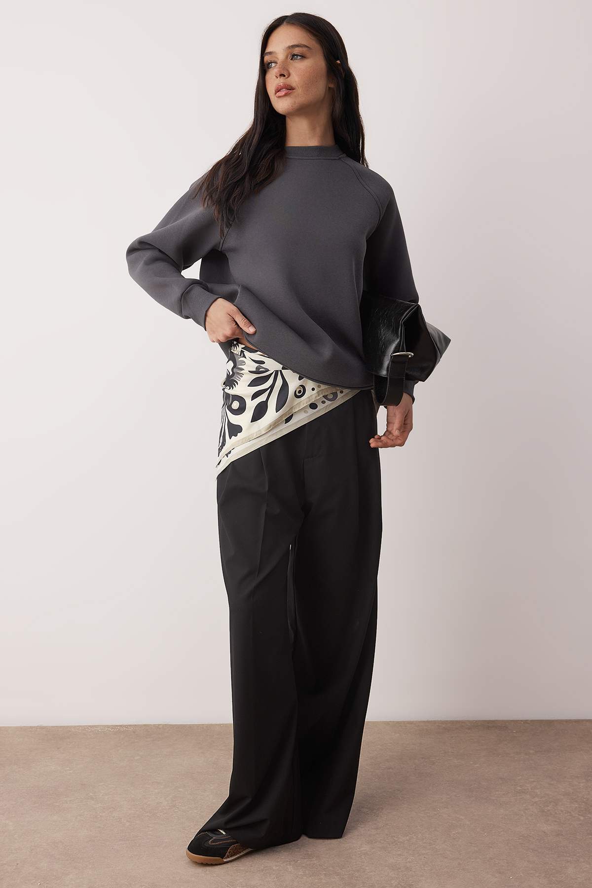 Trendyolmilla Lila Relaxed/Rahat Kalıp Basic Reglan Kol Bisiklet Yaka Örme Sweatshirt TWOAW24SW00104