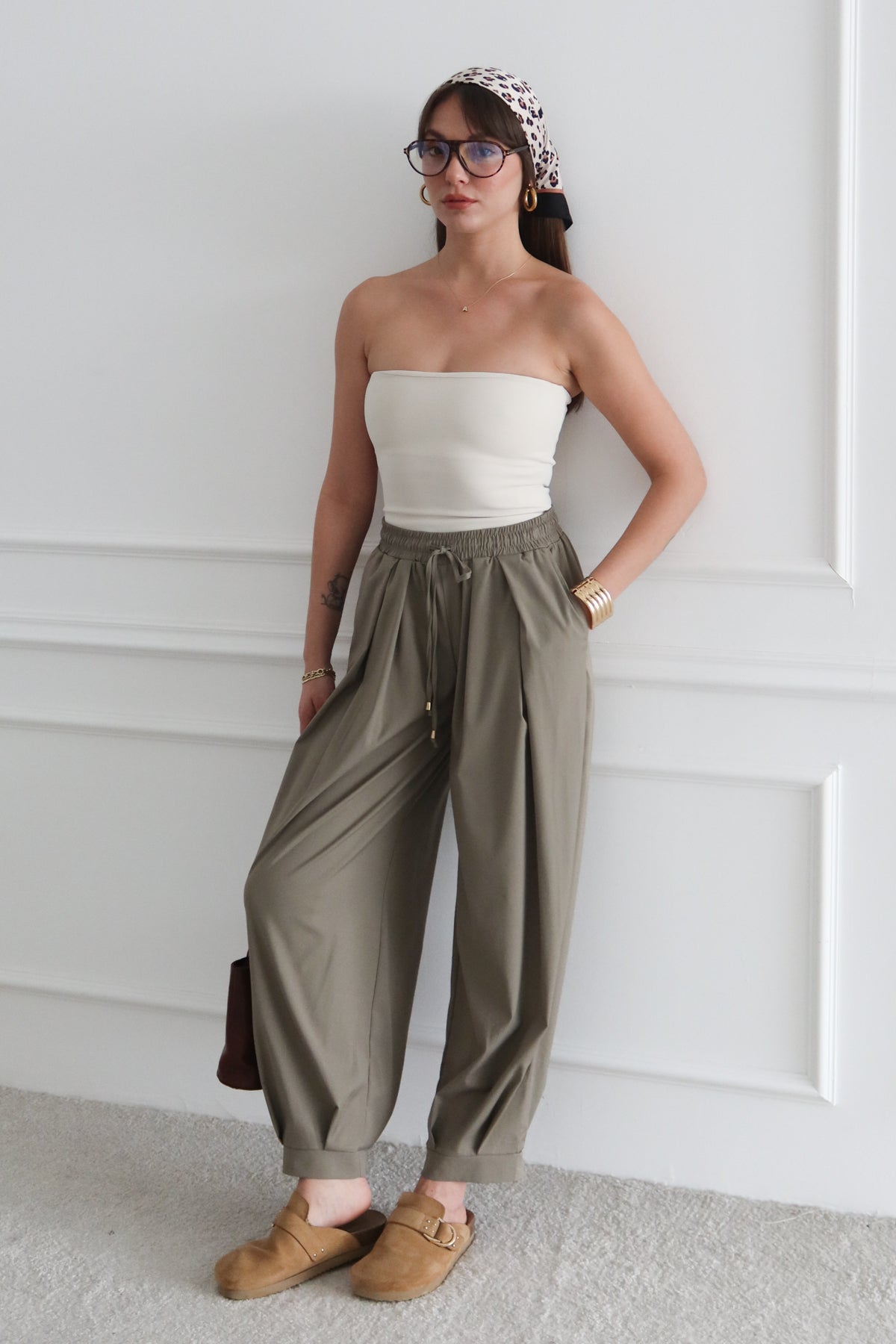 Trendyolmilla Haki Şalvar Kalıp Beli Lastikli Dokuma Pantolon TWOAW26PL00156