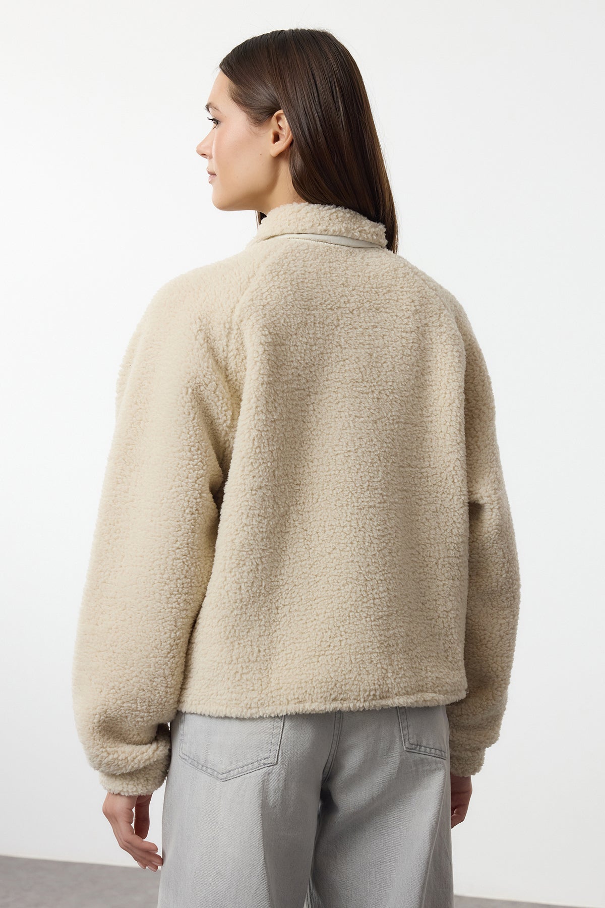 Trendyolmilla Koyu Kahverengi Peluş Regular/Normal Kalıp Dokuma Garnili Fermuarlı Örme Sweatshirt TWOAW25SW00139
