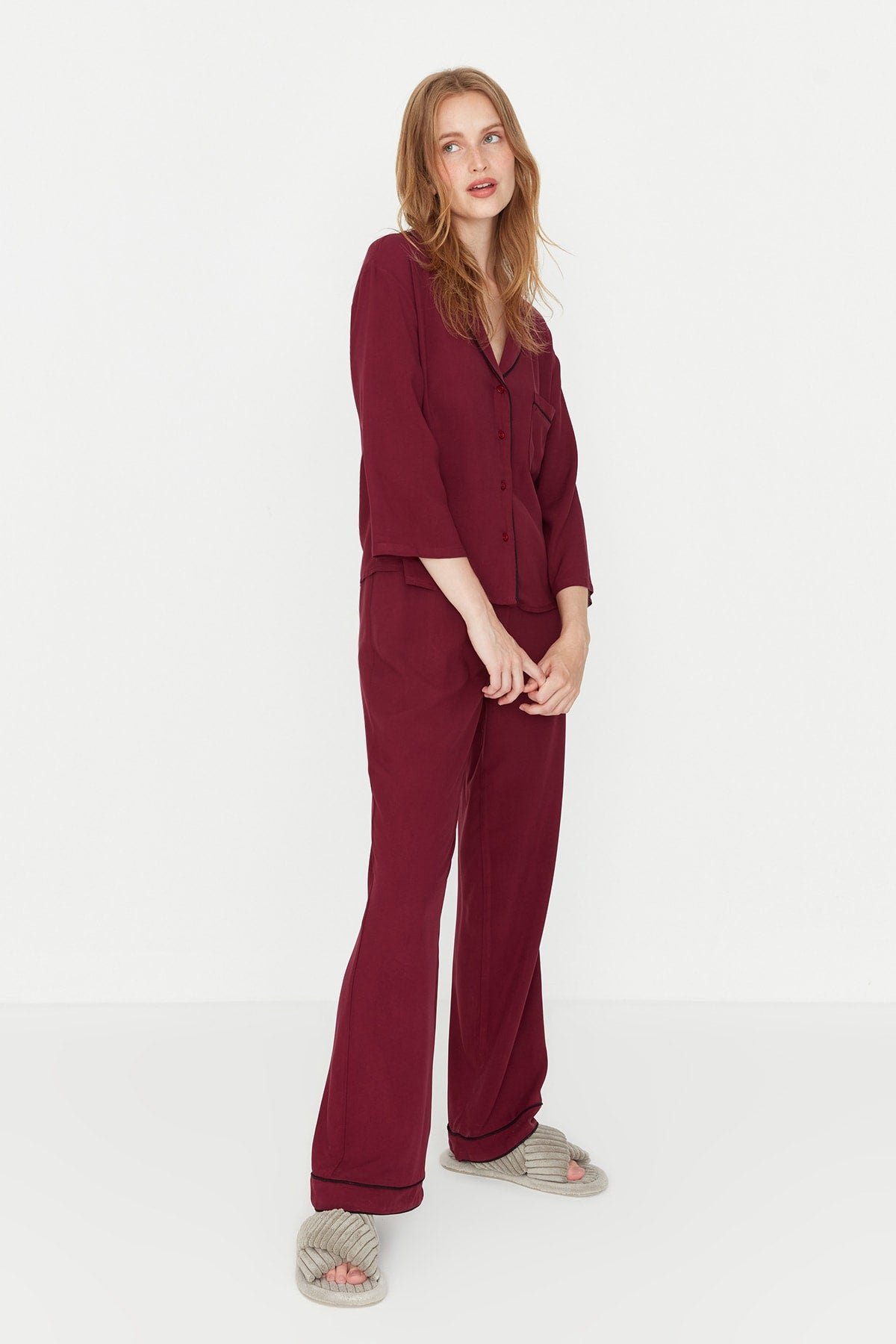 Trendyolmilla Bordo Biyeli Viskon Dokuma Pijama Takımı THMAW21PT0292