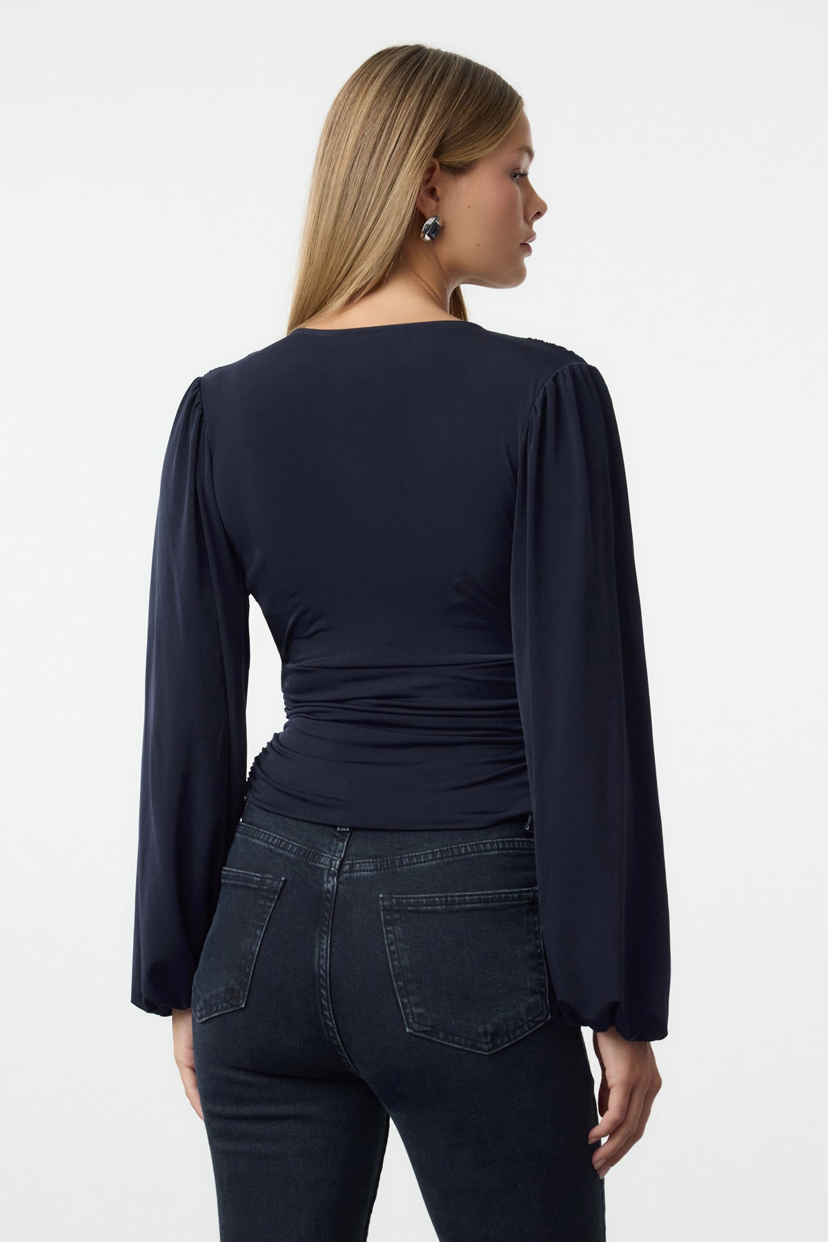 Trendyolmilla Lacivert Kruvaze Büzgü/Drape Detaylı Uzun Kollu Esnek Örme Bluz TWOAW25BZ00021