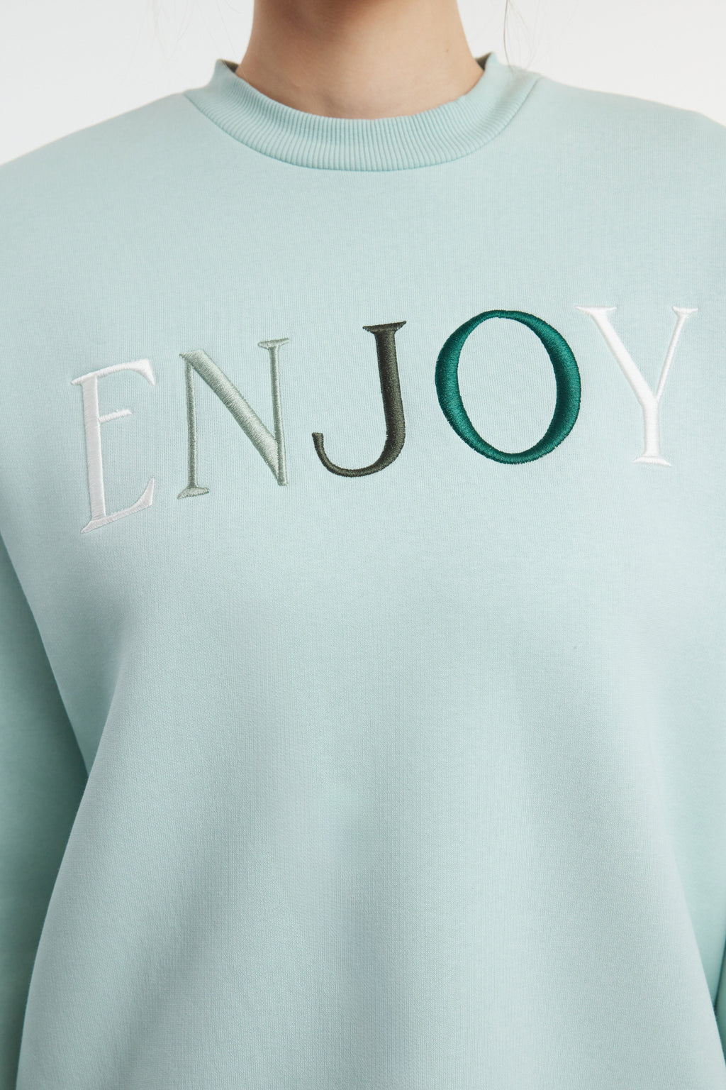 Mint Slogan Nakış Detaylı Oversize/Geniş Kalıp Bisiklet Yaka Örme Sweatshirt TWOAW25SW00127