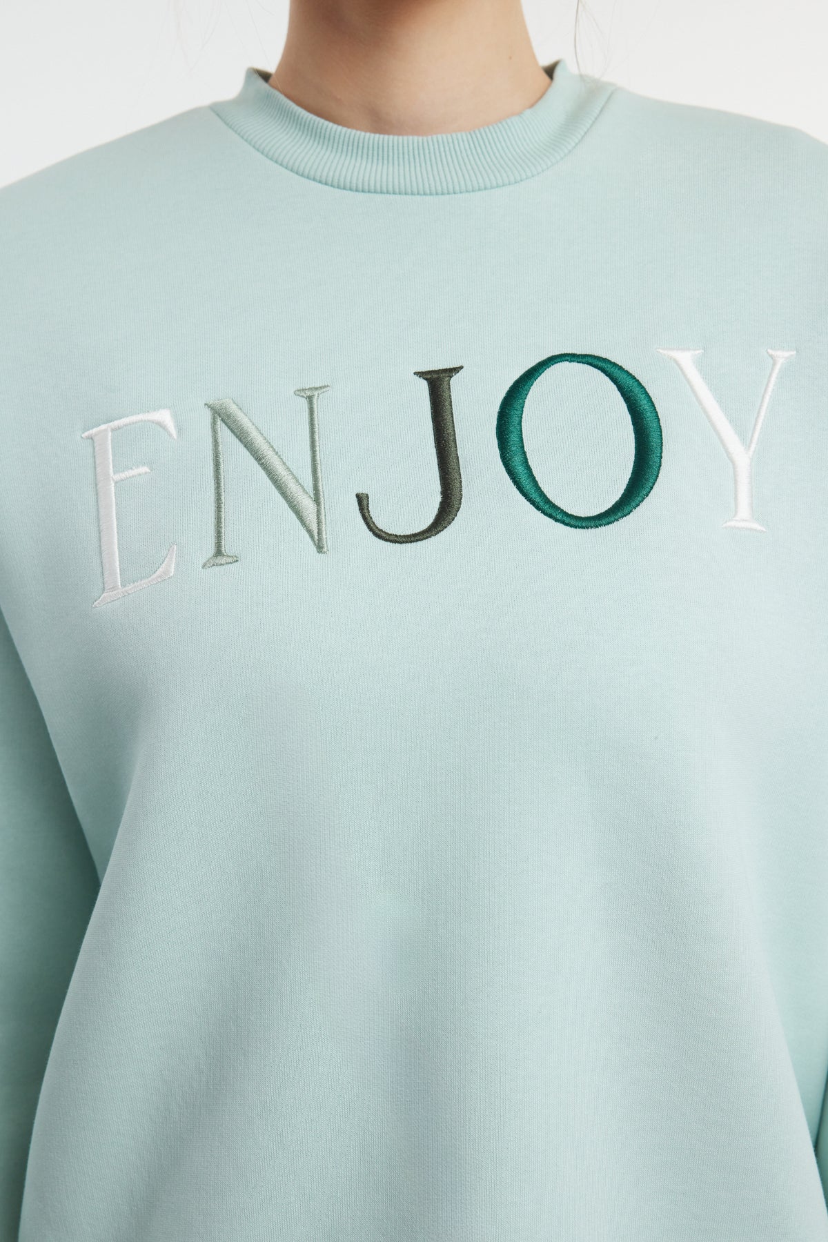 Mint Slogan Nakış Detaylı Oversize/Geniş Kalıp Bisiklet Yaka Örme Sweatshirt TWOAW25SW00127