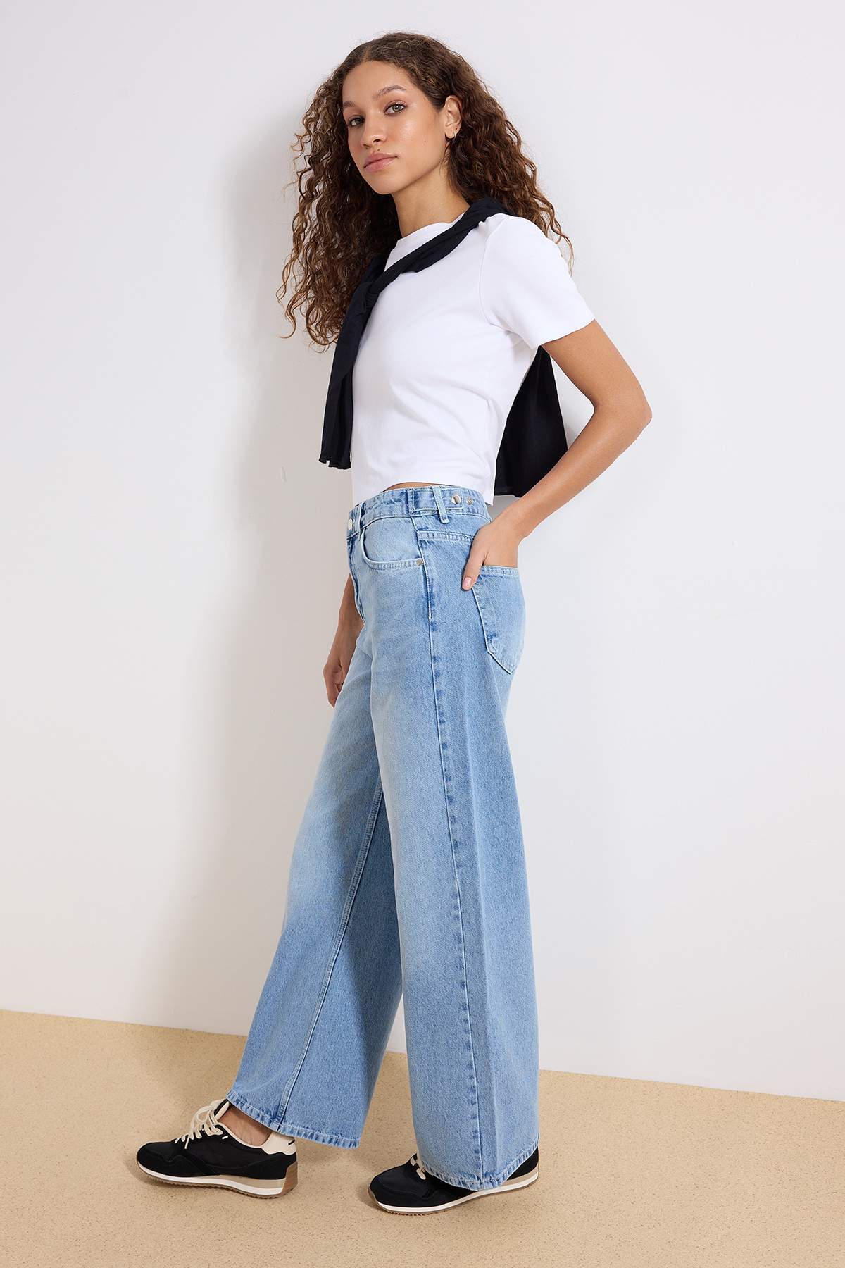 Trendyolmilla Mavi Beli Ayarlı Yüksek Bel Wide Leg/Geniş Paça Jeans TWOAW26JE00265 Secondary image