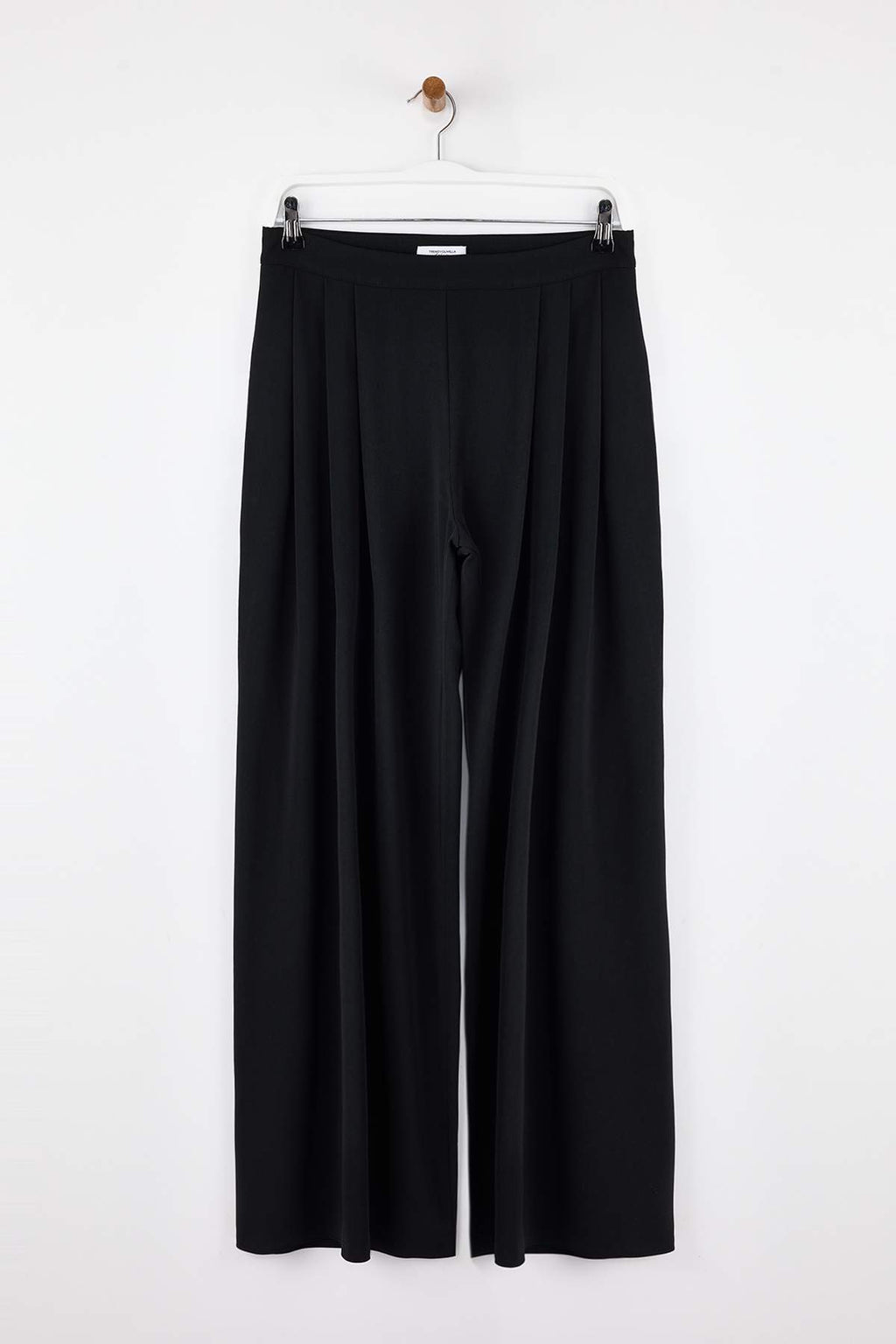 Trendyolmilla EXCLUSIVE Siyah Çift Pilili Dökümlü Kumaş Extra Wide Leg Geniş Paça Pantolon TWOAW26PL00122