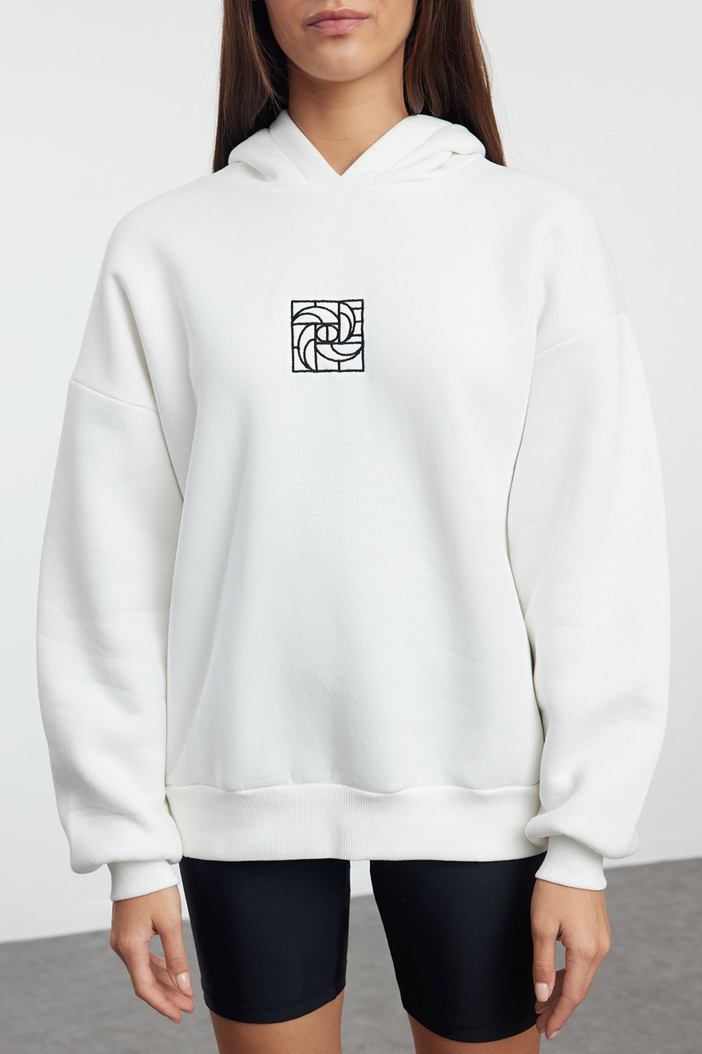 Trendyolmilla Saks Oversize/Geniş Kalıp Nakışlı Kalın İçi Polarlı Örme Sweatshirt TWOAW25SW00070