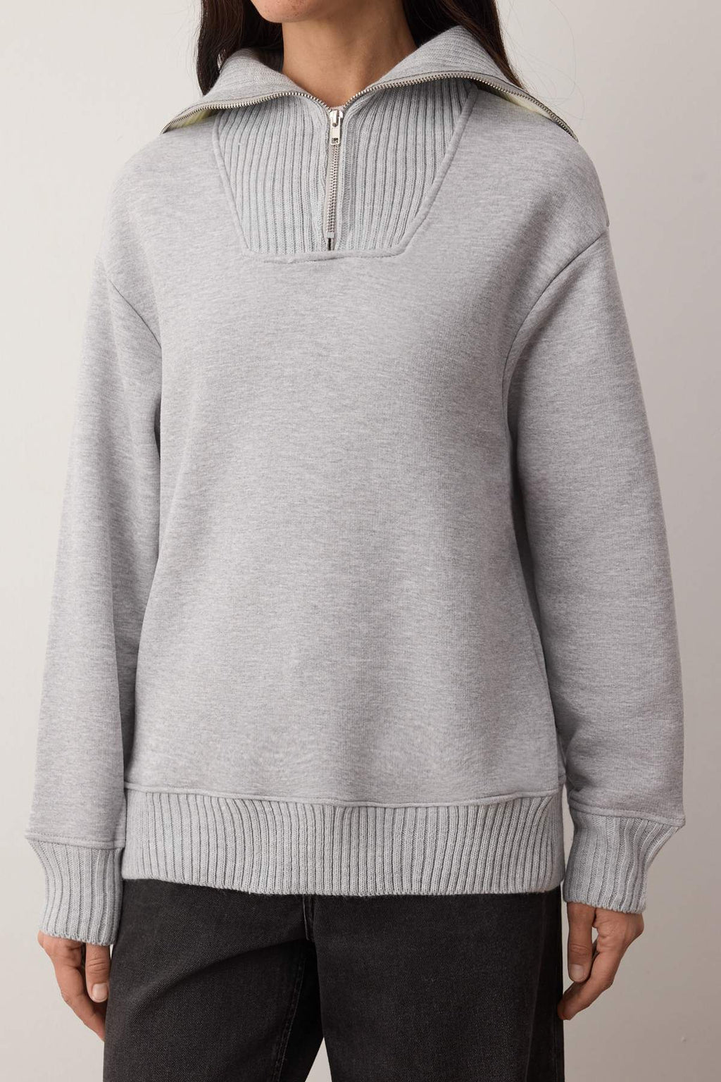 Gri Triko Garnili Düz Relaxed/Rahat Kalıp Örme Sweatshirt TWOAW26SW00234