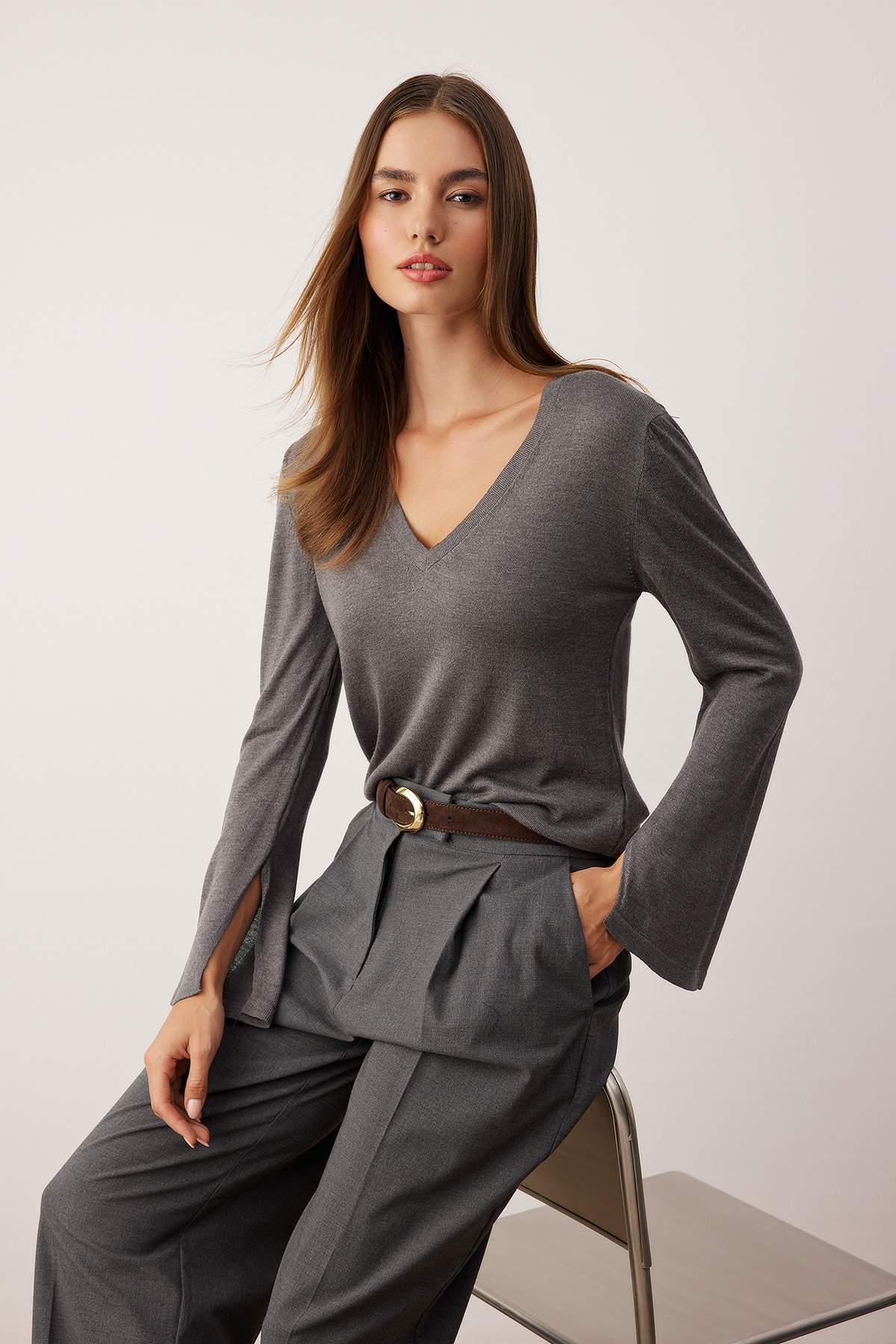 Trendyolmilla Antrasit  V Yaka Basic Triko Kazak TWOAW26KZ00101