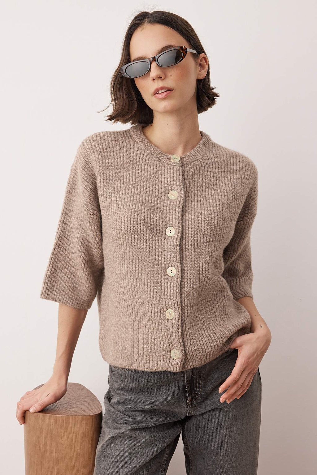 Trendyolmilla Wardrobe Essentials Vizon Yumuşak Dokulu Geniş Kalıp Kısa Kol Basic Triko Hırka | TWOAW26HI00251