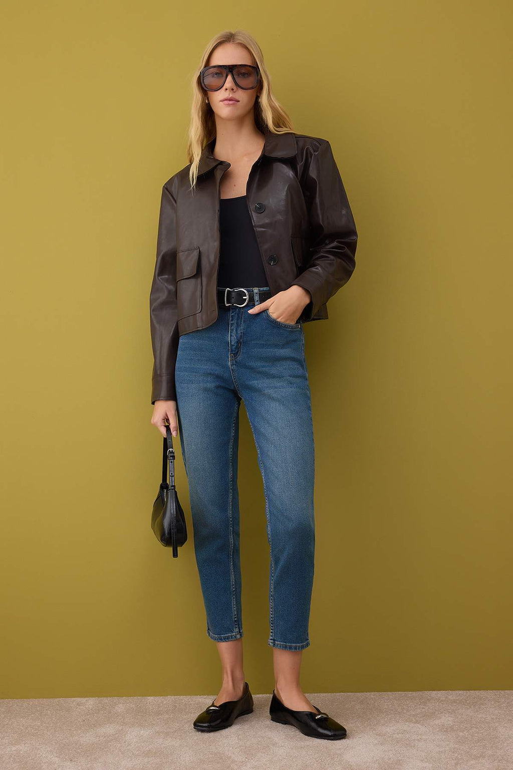 Trendyolmilla Antrasit Yüksek Bel Esnek Comfort Yeni Mom Jeans TWOAW26JE00056